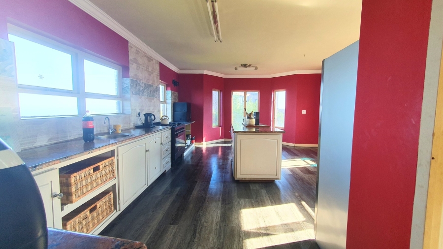 5 Bedroom Property for Sale in Herolds Bay Western Cape